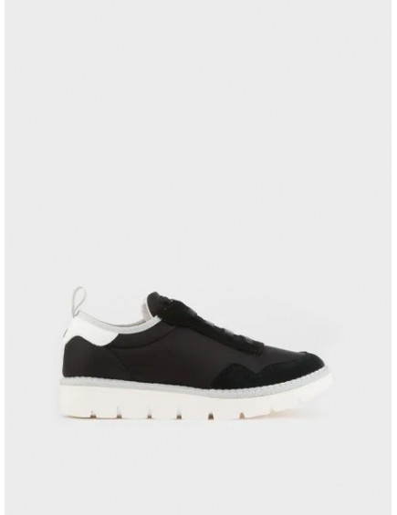 P05 Slip-On Negro