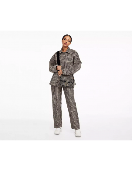 The Monogram J Marc... 2
