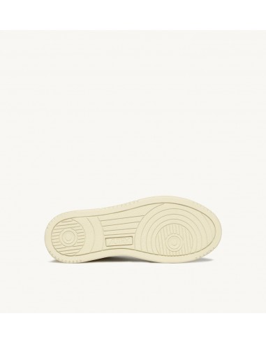 Medalist Low Light Blue Leather Medalist Low Light Blue Leather