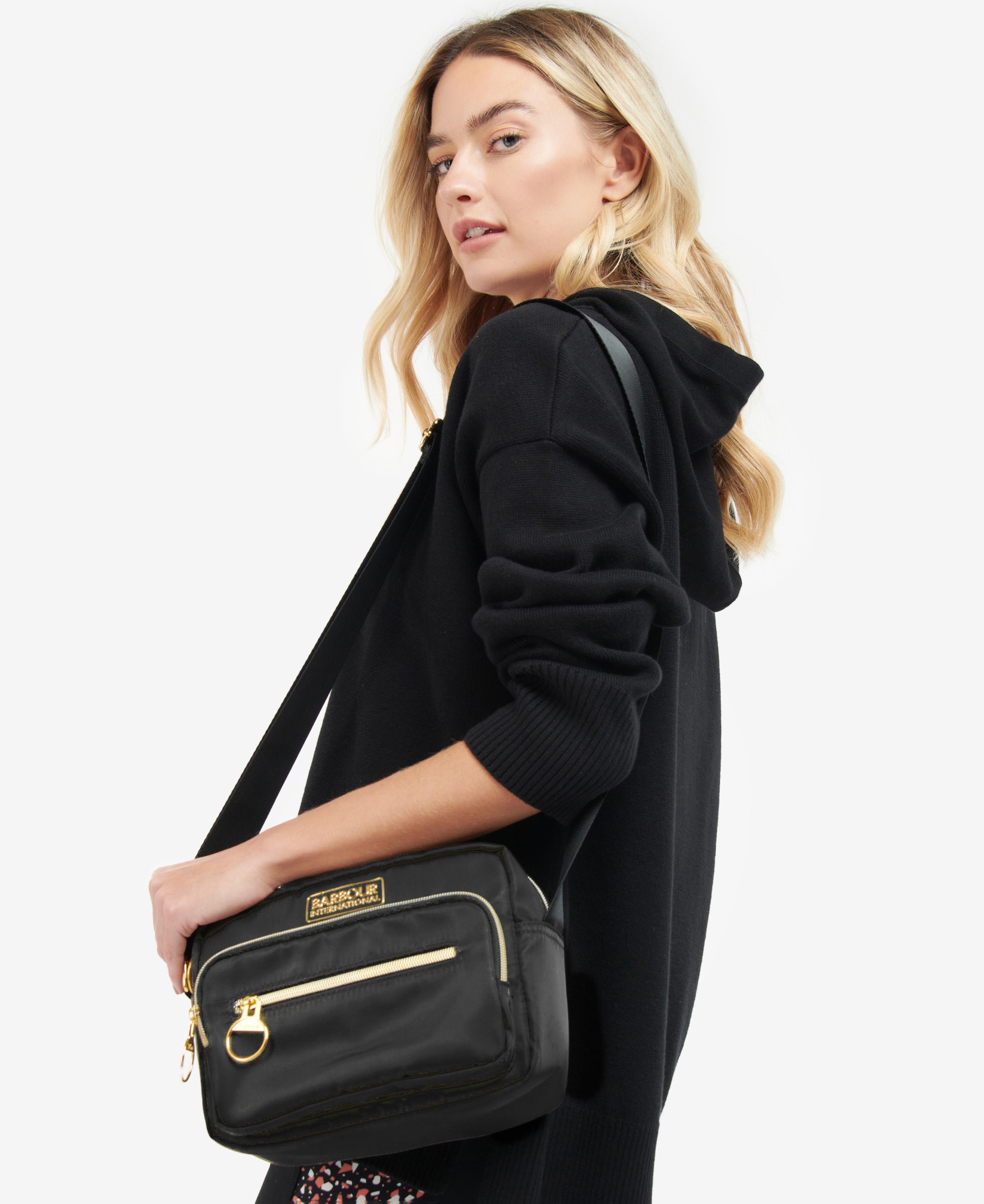 Bolso Cruzado Negro de BARBOUR.ElRopero1961. TALLA U COLOR O DORADO