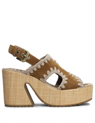 Raffia platform with backstrap