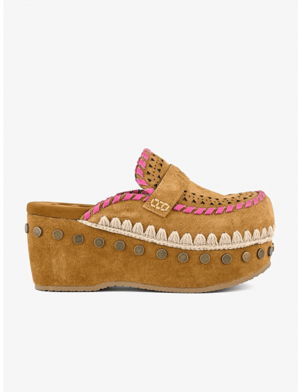 Clog leather overstitch