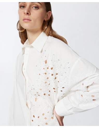 Camisa con encaje inglés y cristales Camisa con encaje inglés y cristales