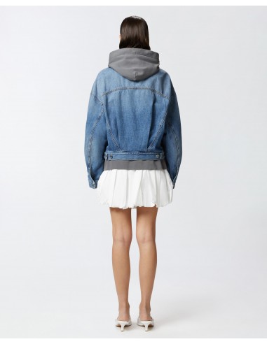 Cazadora vaquera con bolsillos