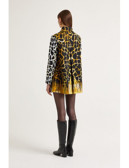Giraffe Abrigo Corto 2