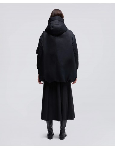 Plumas Raso Capucha Negro