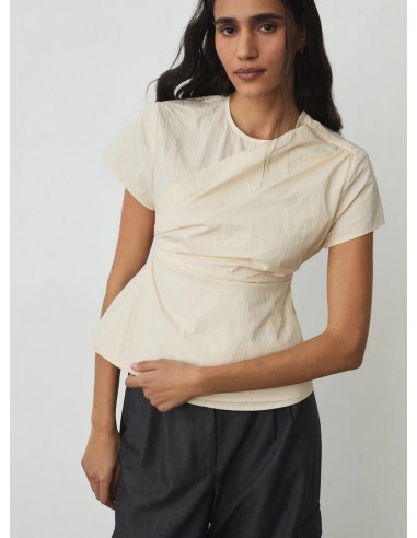 Top Asimetrico Raven Crema