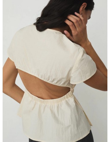 Top Asimetrico Raven Crema