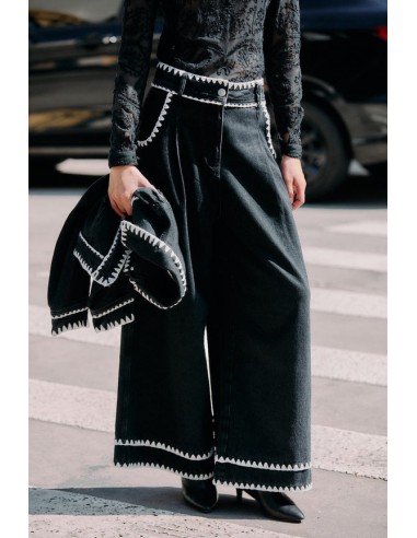 Pantalón Black Crochet Embroidery