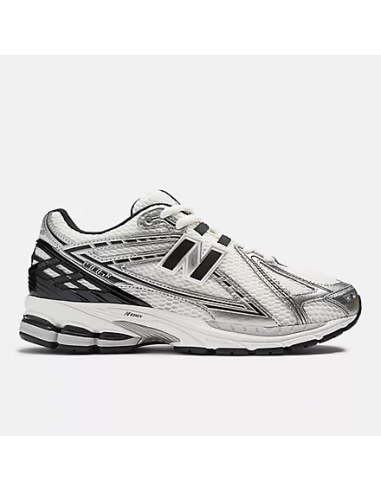1906R Silver Metallic / Black / Sea Salt