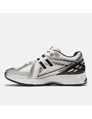 1906R Silver Metallic / Black / Sea Salt