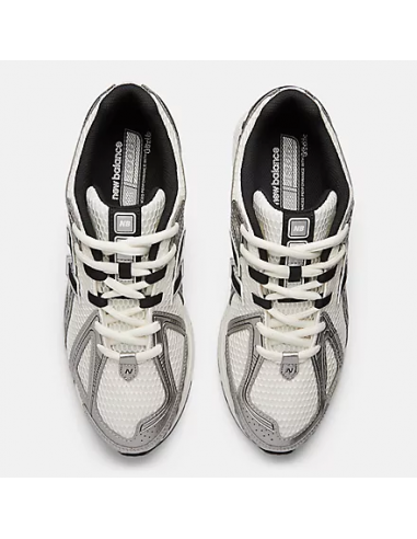 1906R Silver Metallic / Black / Sea Salt