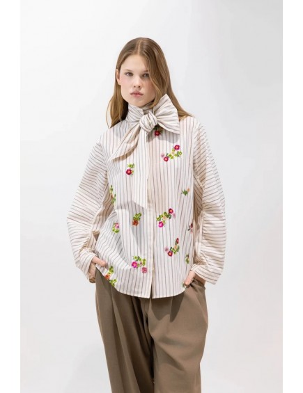 Camisa Bordado Floral