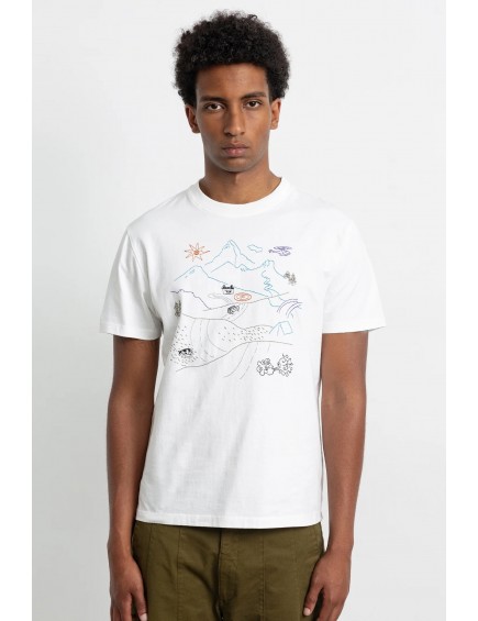 Camiseta Montañas Bordadas