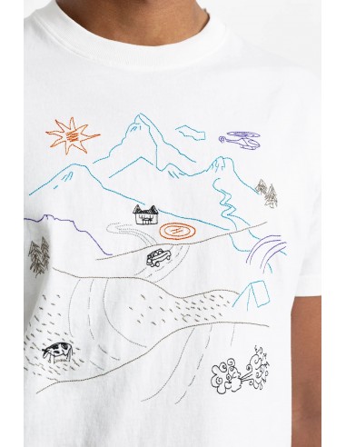 Camiseta Montañas Bordadas
