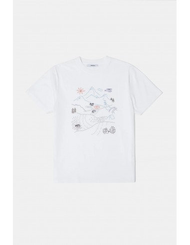 Camiseta Montañas Bordadas